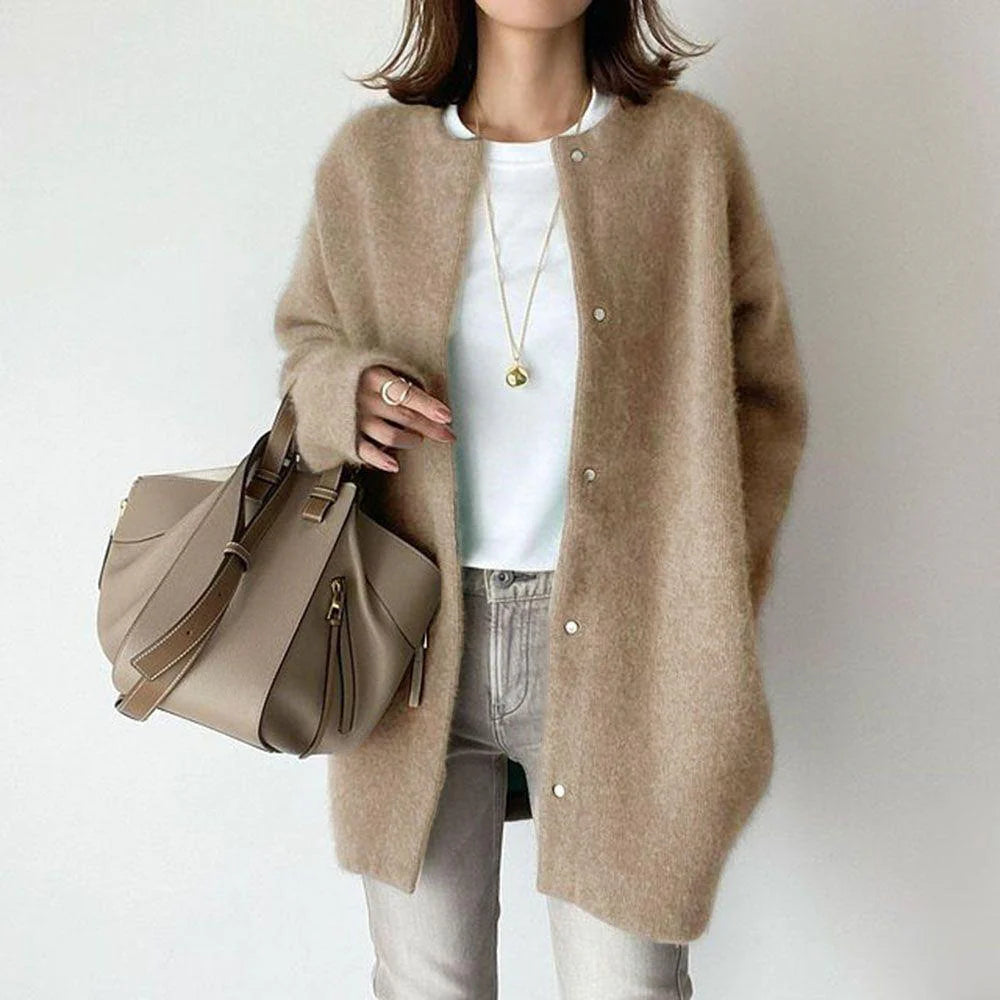 Luxury Knitwear Cardigan, Sophisticated Single-Breasted Design in Solid Tone, Timeless Women’s Seasonal Piece